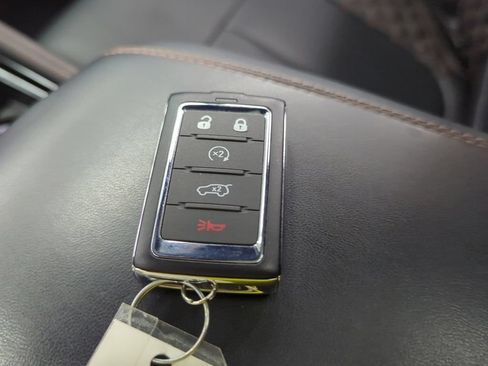 Used 2025 Jeep Grand Cherokee L Summit AWD/4WD image 17