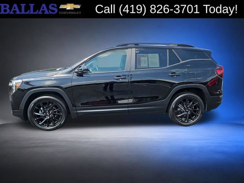 Certified 2023 GMC Terrain SLE w/ Driver Convenience Package AWD/4WD image 2