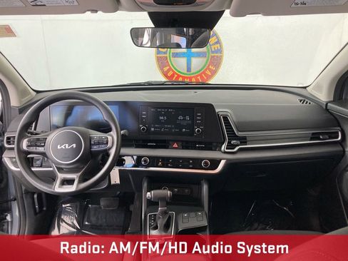 Used 2025 Kia Sportage LX image 7