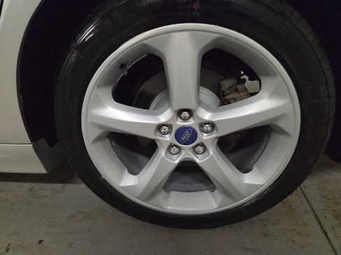 Used 2013 Ford Fusion SE FWD image 13