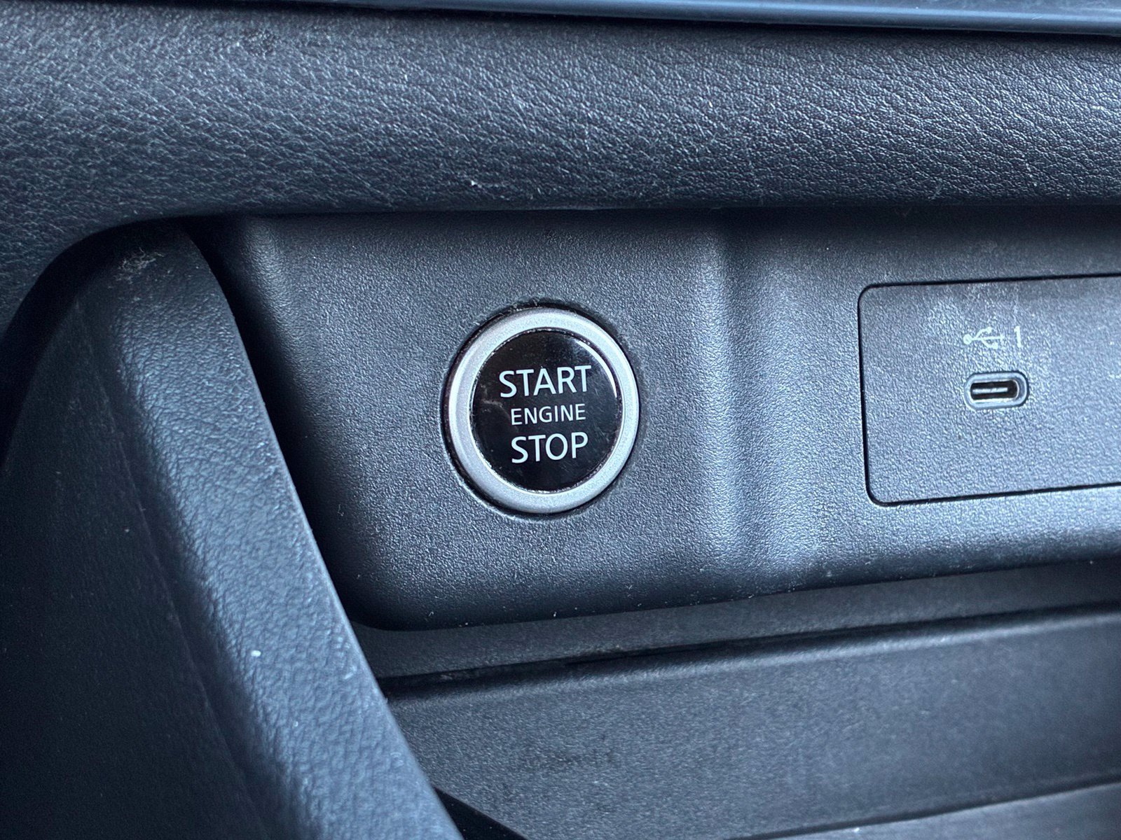 Used 2023 Nissan Rogue SV AWD/4WD image 20