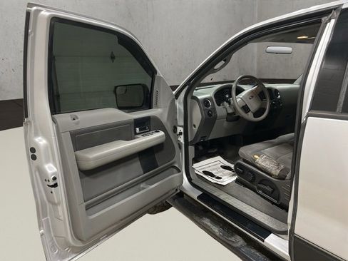 Used 2004 Ford F150 XLT image 9