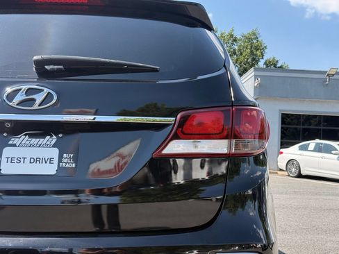 Used 2017 Hyundai Santa Fe SE w/ SE Premium Package 02 FWD image 10