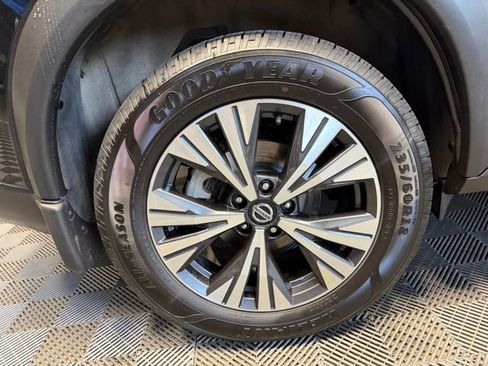 Used 2021 Nissan Rogue SV w/ Premium Package image 42