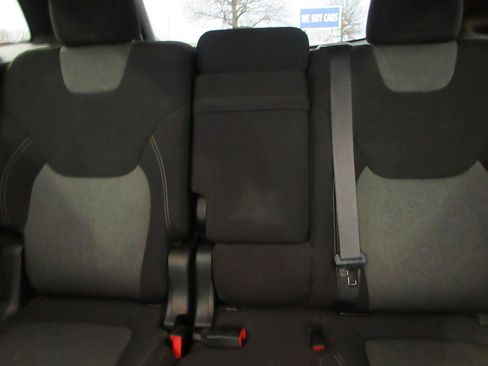 Used 2018 Jeep Cherokee Latitude image 20