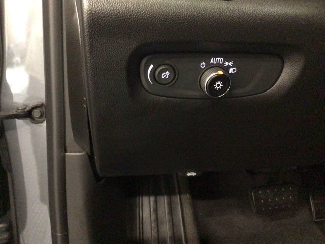 Used 2020 Chevrolet Traverse LS AWD/4WD image 20
