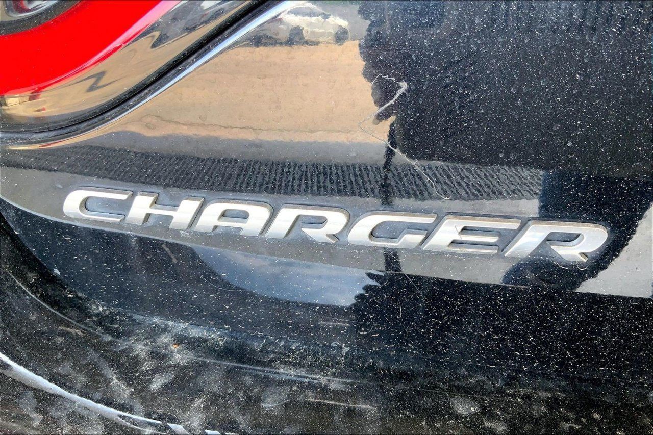 Used 2022 Dodge Charger SXT RWD image 7