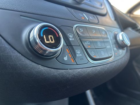 Used 2025 Chevrolet Malibu LT image 34