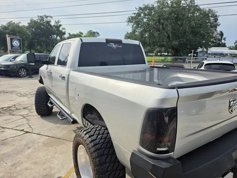 Used 2012 RAM 2500 ST w/ Chrome Appearance Group AWD/4WD image 5