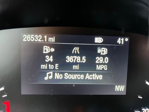 Used 2020 Ford Escape SE image 18