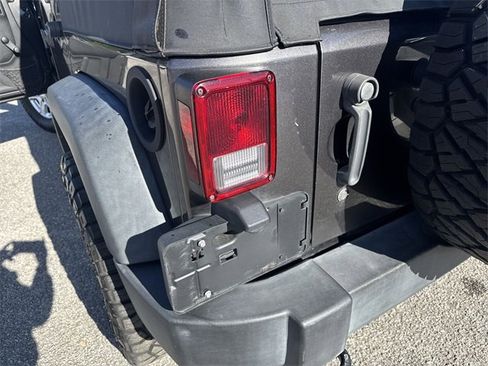 Used 2017 Jeep Wrangler Unlimited Sport image 30