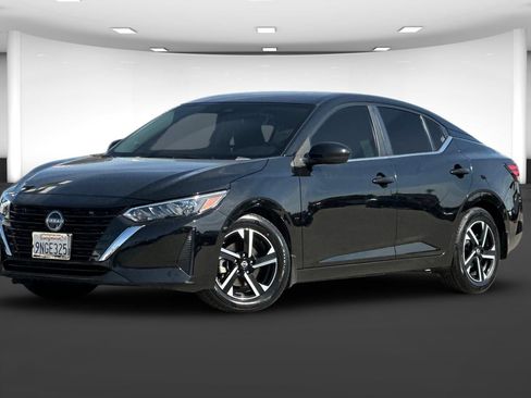Used 2024 Nissan Sentra SV FWD image 2
