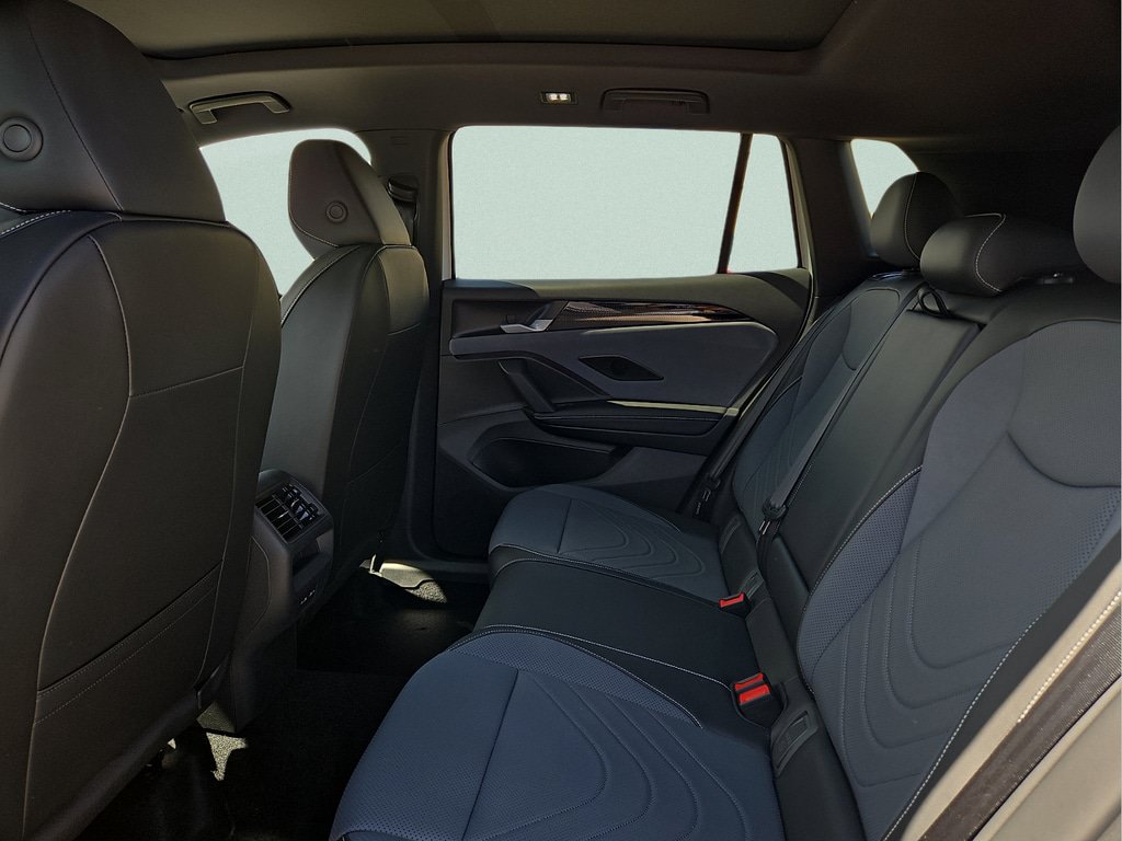 New 2026 Volkswagen Tiguan SE R-Line FWD image 11