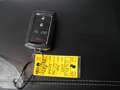 Used 2023 Jeep Grand Cherokee Overland w/ Advanced Protech Group III image 33