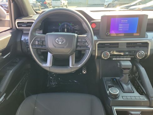 Used 2025 Toyota Tacoma TRD Sport AWD/4WD image 10