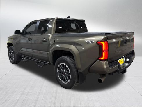 Used 2024 Toyota Tacoma TRD Sport w/ TRD Sport Upgrade Package AWD/4WD image 4