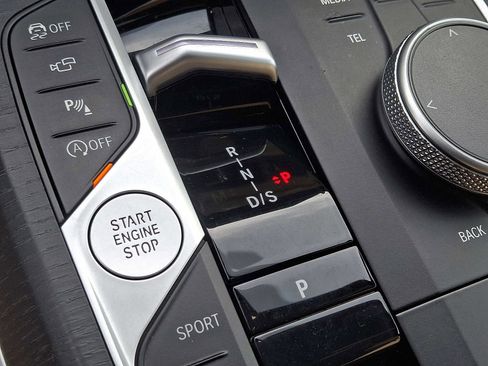 Used 2025 BMW 330i xDrive Sedan w/ M Sport Package image 15