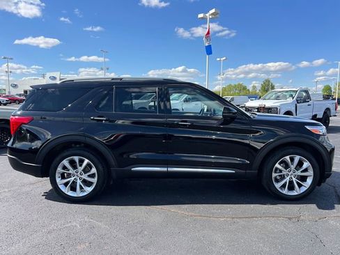 Used 2023 Ford Explorer Platinum w/ Technology Package AWD/4WD image 9