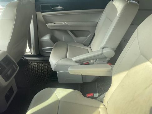 Used 2019 Volkswagen Atlas SE w/ Towing Package image 3