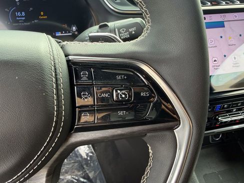 Used 2023 Jeep Grand Cherokee Overland w/ Luxury Tech Group IV image 30