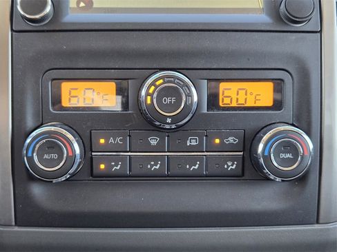 Used 2019 Nissan Frontier SL image 18