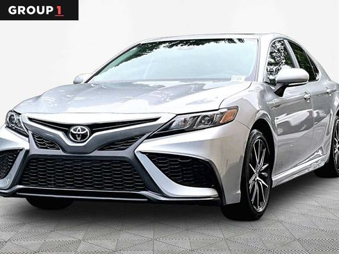 Certified 2024 Toyota Camry SE FWD image 1