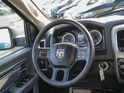 Used 2018 RAM 1500 Classic SLT image 18