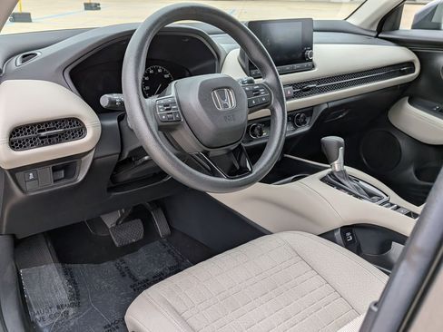 Used 2023 Honda HR-V LX image 10