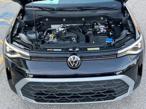 New 2025 Volkswagen Taos SE image 34