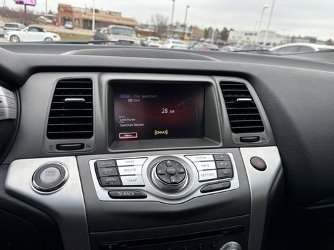 Used 2014 Nissan Murano LE w/ Platinum Edition Package image 18