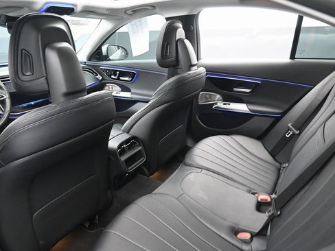 Used 2024 Mercedes-Benz E 350 4MATIC Sedan w/ Leather Package image 33