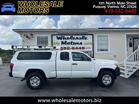 Used 2023 Toyota Tacoma SR RWD image 1