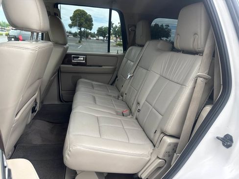 Used 2014 Lincoln Navigator 4WD image 27