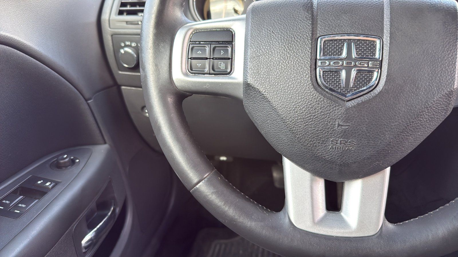 Used 2014 Dodge Challenger SXT RWD image 16
