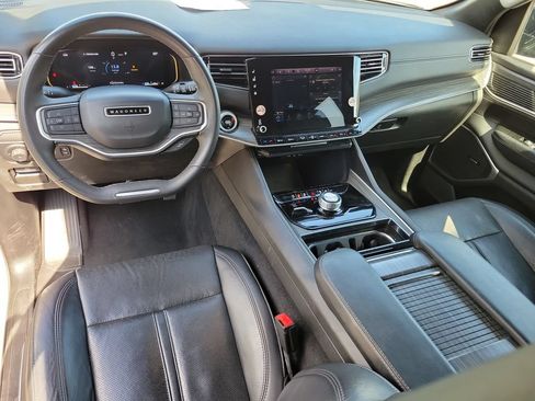 Used 2024 Jeep Wagoneer Series II w/ Flexible Seating Group AWD/4WD image 15
