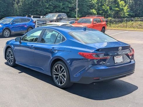 Used 2026 Toyota Camry XLE FWD image 5