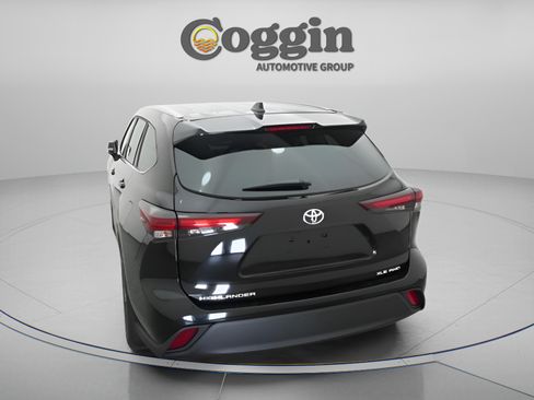 Certified 2026 Toyota Highlander XLE AWD/4WD image 6