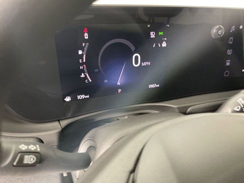 Used 2025 Buick Envista Preferred image 12