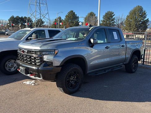 Used 2024 Chevrolet Silverado 1500 ZR2 w/ Technology Package image 4