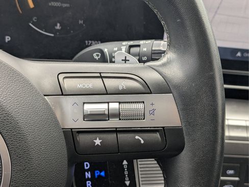Used 2025 Hyundai Kona SEL FWD image 27
