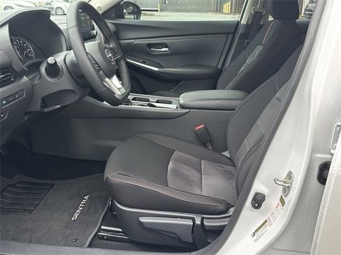 Certified 2025 Nissan Sentra SR image 10