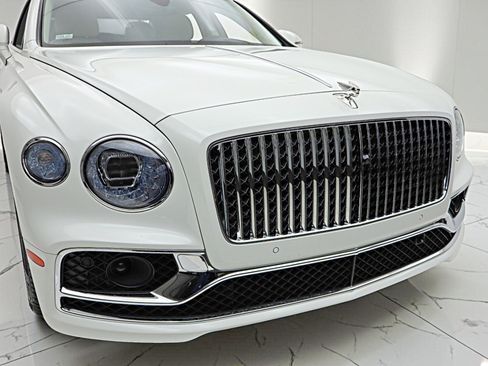Used 2024 Bentley Flying Spur S V8 image 15