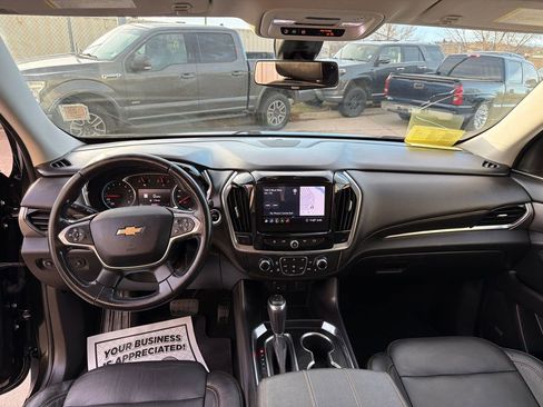 Used 2020 Chevrolet Traverse LT w/ LT Premium Package image 12