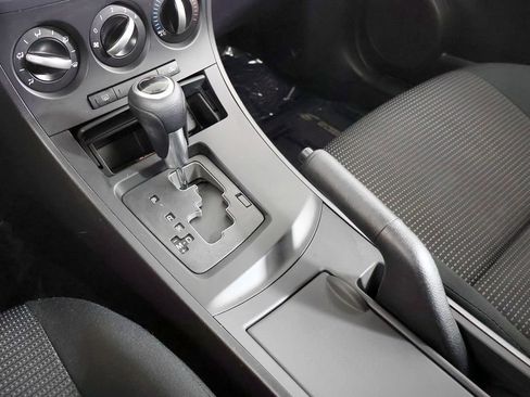 Used 2013 MAZDA MAZDA3 i Sport image 35