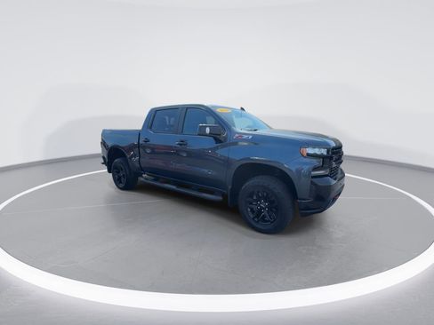 Used 2020 Chevrolet Silverado 1500 LT Trail Boss image 2