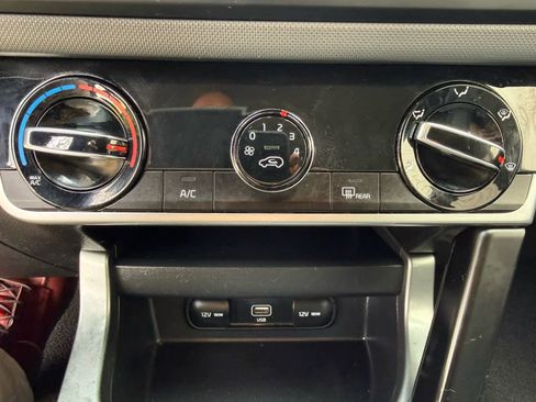 Used 2023 Kia Seltos LX image 13