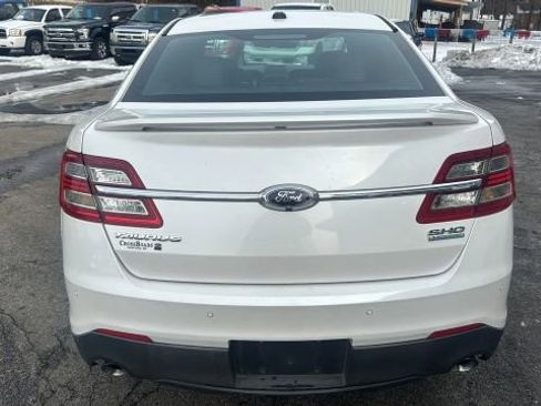 Used 2013 Ford Taurus SHO image 4