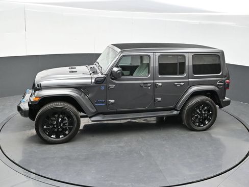 Used 2021 Jeep Wrangler Unlimited Sahara AWD/4WD image 32