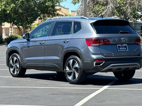 Used 2024 Volkswagen Taos SE AWD/4WD image 7