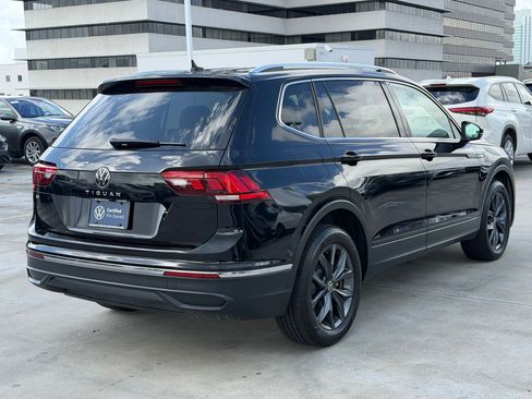 Certified 2022 Volkswagen Tiguan SE image 9